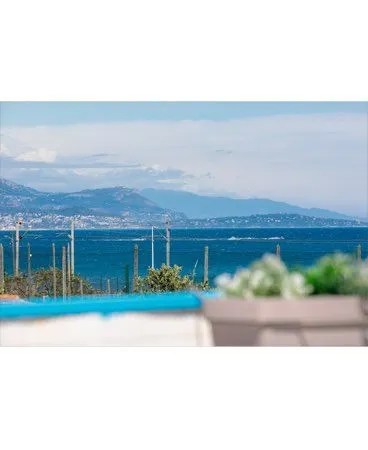 Antibes, bel appartement-villa sur le toit, 4 pièces, dernier étage, terrasse sur le toit 60mz, vue 