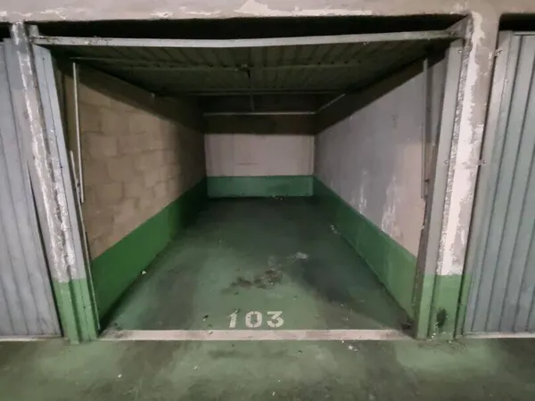 Parking 12 m²