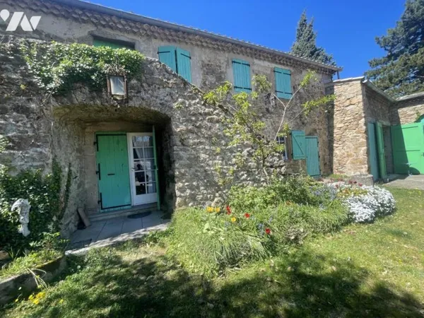 Maison 315 m²