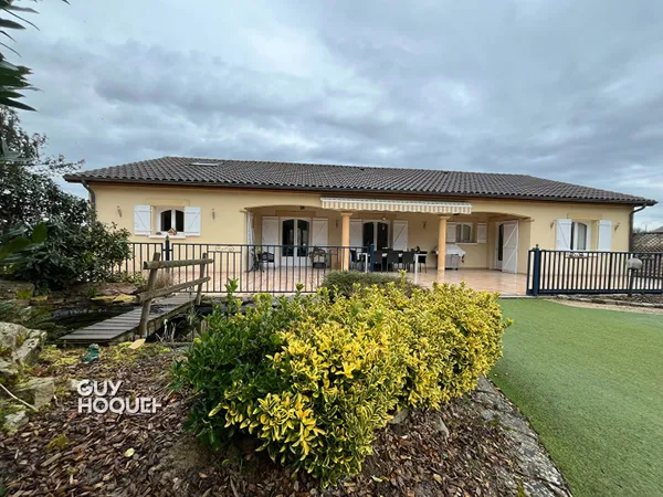Maison plain pied avec piscine, dépendances et étang - Proche Paray-le-Monial !