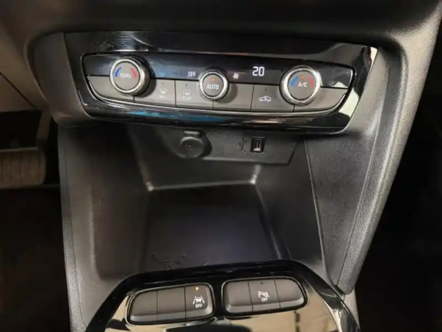 Opel Corsa -e 136 elegance / carplay / caméra / soh 87.6% — photo 13