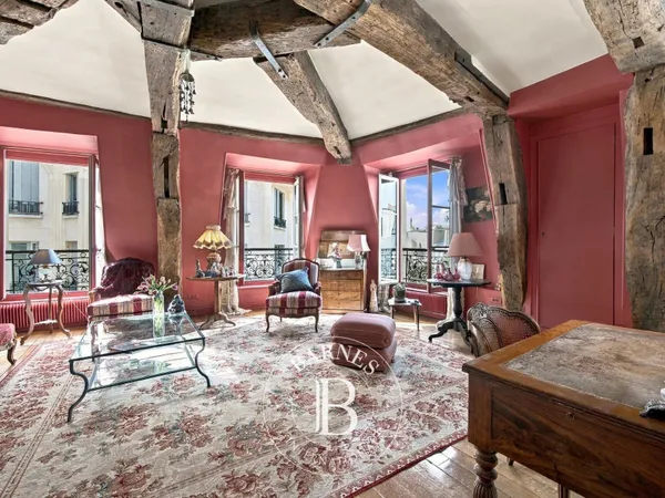 Off Market - Vente appartement Paris 3 - Place des Vosges - Derniers étages - Lumineux