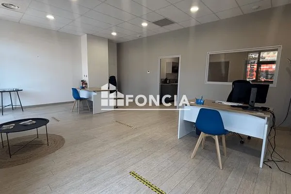 Bureaux 1 pièce 91 m²