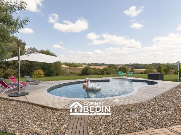 Maison 8 pièces 306 m²