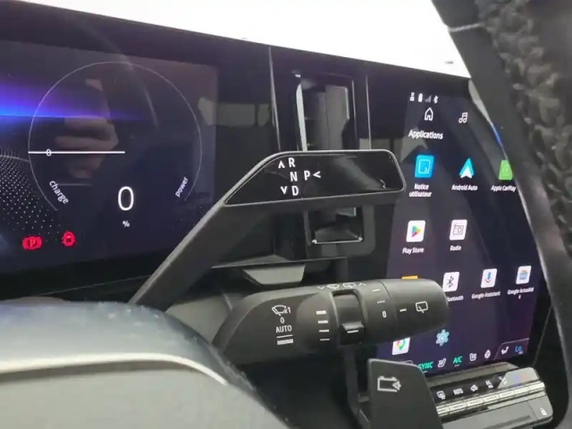 Renault Megane e-tech ev60 220 ch super charge — photo 29