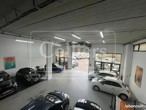 Local bureaux 444 m²