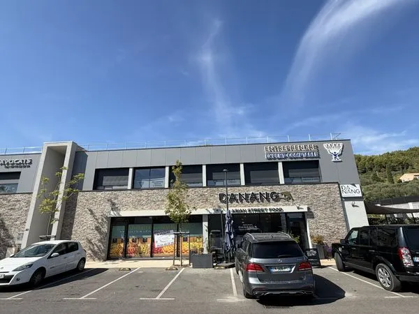 Bureaux 99 m² Cuers