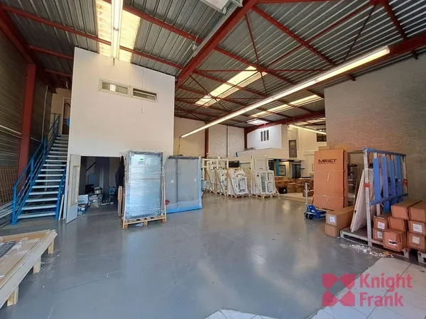 Local d'activité 352 m²