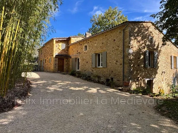 Maison 6 pièces 180 m²