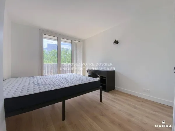 Studio 4 pièces 13 m²