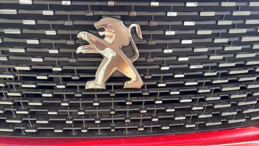 Peugeot 2008 1.2 PureTech 100 - Allure Pack – 2021 – 66522 km – Essence – Boîte Manuelle