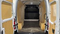 Renault Master F3500 L2H2 2.3 Blue dCi 135ch Confort Euro6 — photo 9