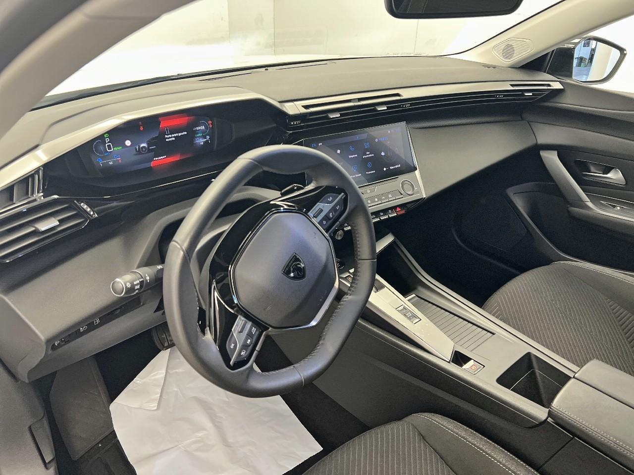 Peugeot 308 phev 180 e-eat8 active pack — photo 12