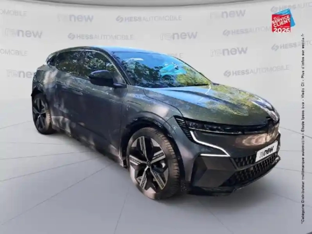 Renault Megane e-tech electric ev60 220ch iconic super charge — photo 3
