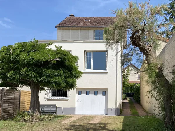 Maison avec vue et jardin