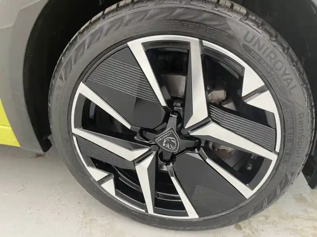 Peugeot 208 puretech 100 s&amp;s bvm6 — photo 49