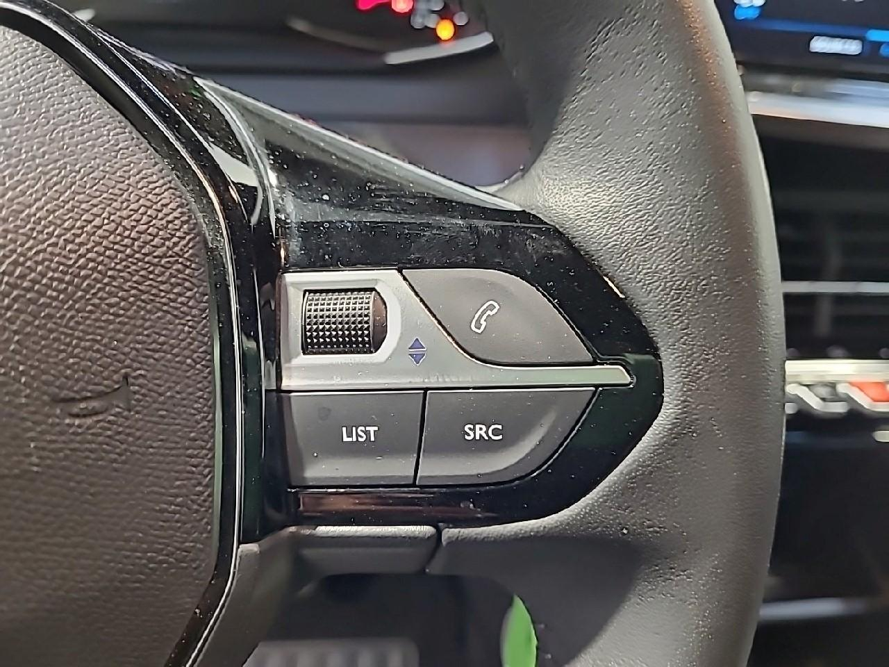 Peugeot 2008 puretech 100 s&s bvm6 active — photo 19