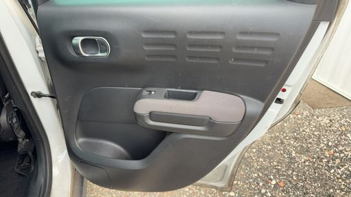 Citroen C3 Aircross 1.2 PureTech 110 EAT6 - Feel Business – 2018 – 105379 km – Essence – Boîte Automatique — photo 38