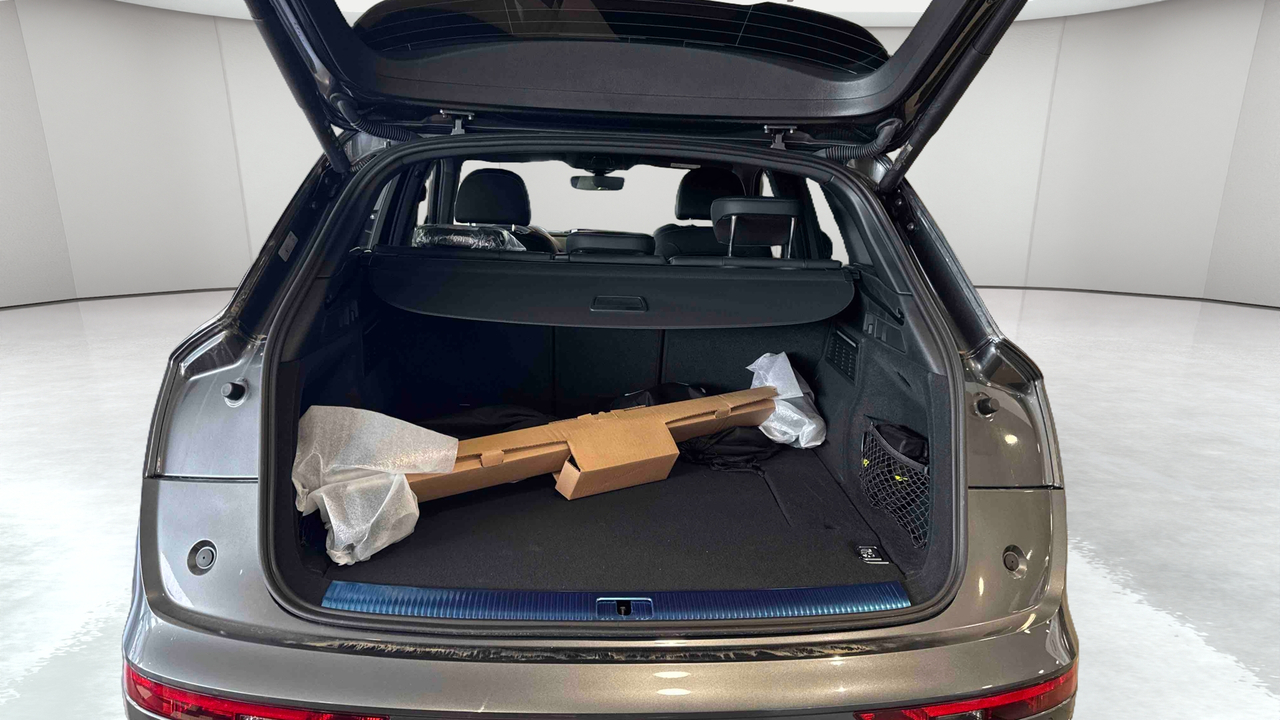 Audi Q5 50 TFSIe 299 S tronic 7 Quattro — photo 13