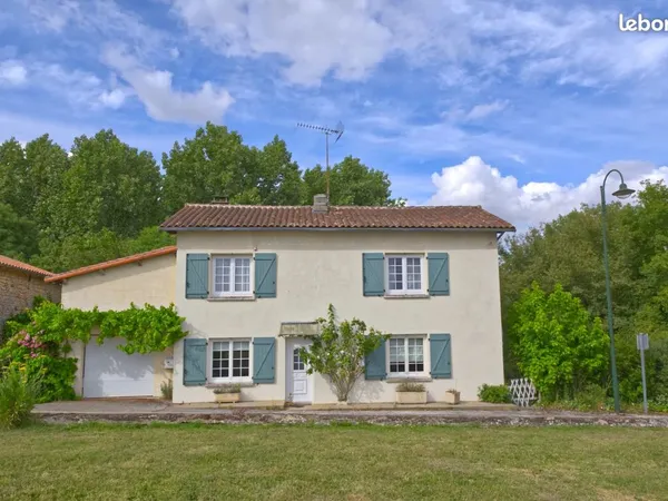 Maison de village 4 pièces 7645 m²