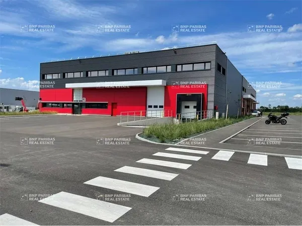 Local d'activité 5744 m²