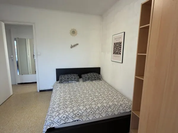 chambre meublée , bureau ds appart équipé ,ctville