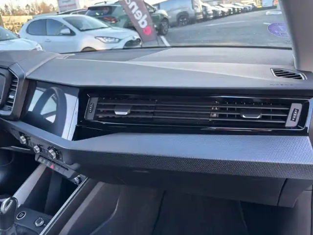 Audi A1 allstreet 30 tfsi 110 ch s tronic 7 — photo 17