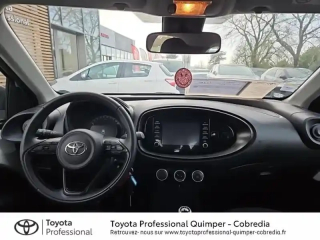 Toyota Aygo x 1.0 vvt-i 72ch dynamic my23 — photo 8