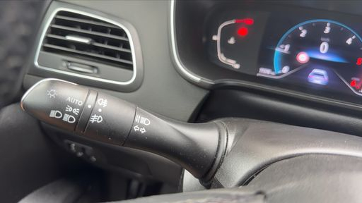 Renault Megane 1.5 Blue dCi 115 - Business – 2021 – 77378 km – Diesel – Boîte Manuelle — photo 8