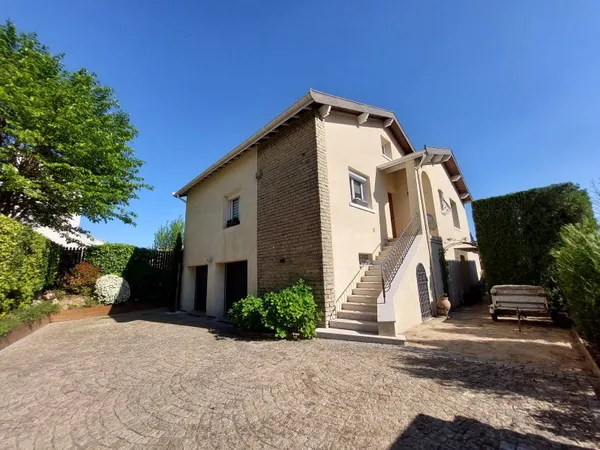 Maison 6 pièces 250 m²
