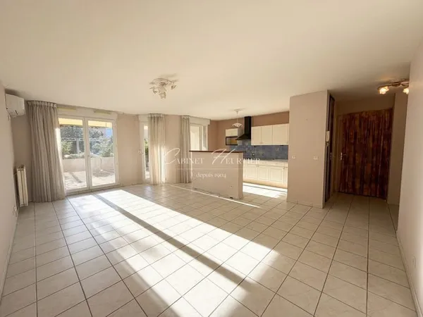 ECHIROLLES Appartement T2 avec GRANDE TERRASSE et GARAGE