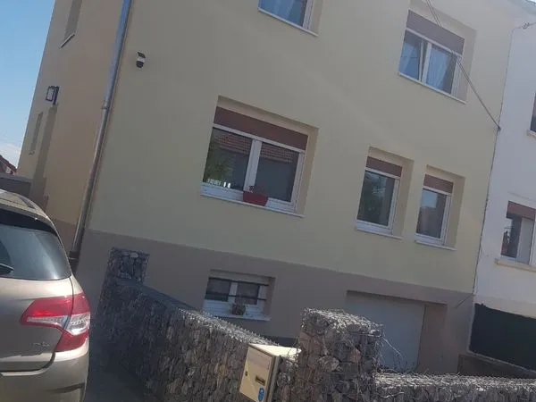 Maison avec jardin