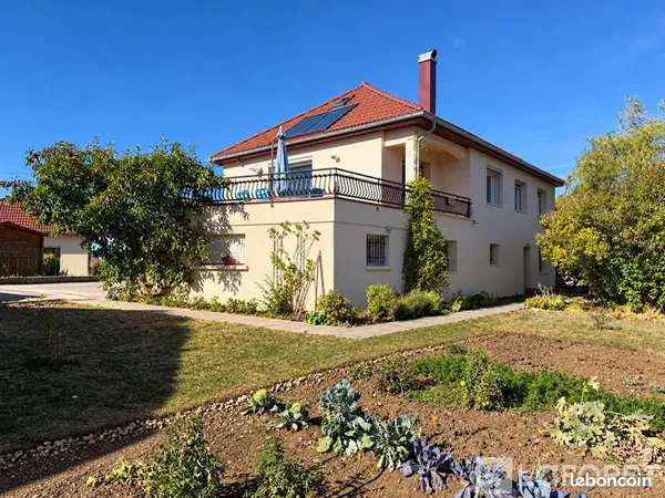 Maison 8 pièces 171 m²