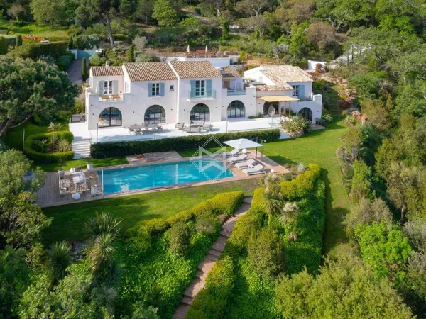 Maison 12 pièces 650 m²