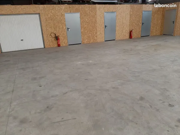 Espace de stockage, box, conteneur, bureaux