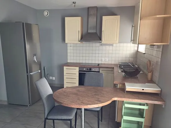 Appartement équipé, isolé