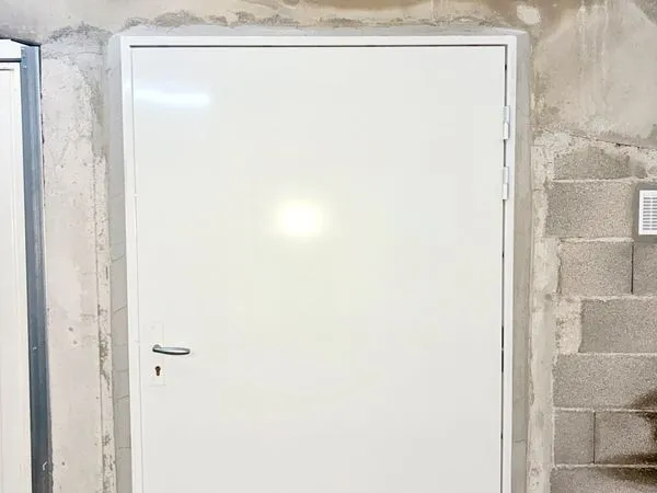 LOCAL 30m2 HAUT DE GAMME POUR STOCKAGE - Marseille 13012