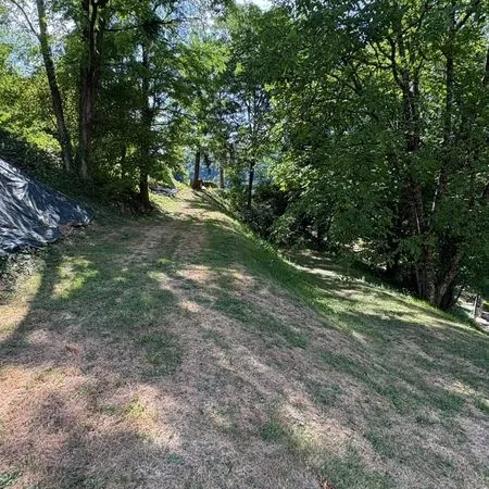 Terrain 800 m² Montfaucon