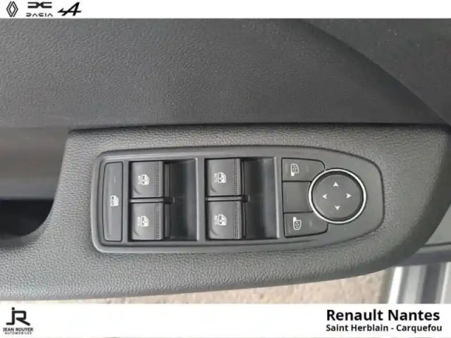 Renault Clio 1.0 tce 90ch evolution — photo 11