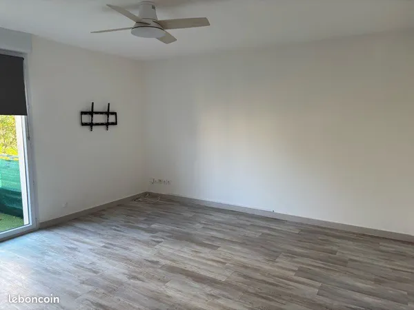 Appartement T3 de 57m2 avec balcon, piscine et 2 parkings
