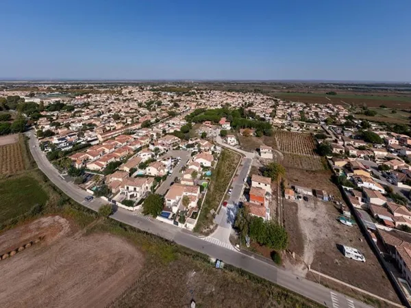 Terrain 318 m²