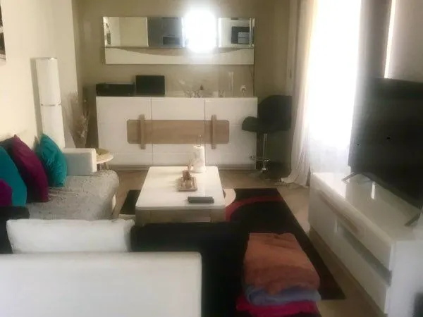 Chambre à louer dans appartement calme