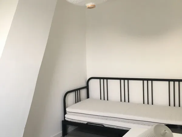 Loue chambre en colocation dans maison