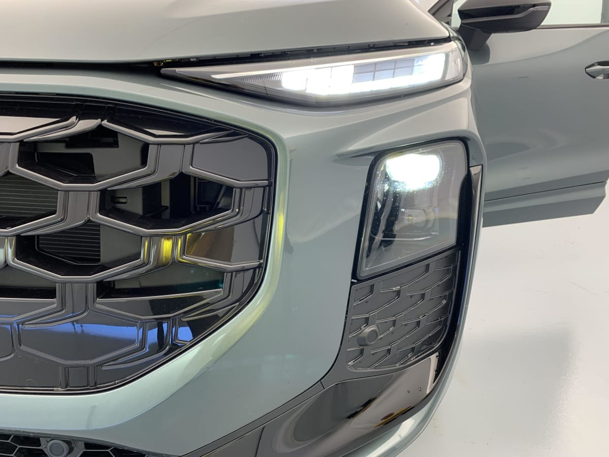 Audi Q3 Sportback — photo 18