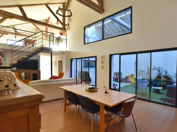 Maison 5 pièces 228 m²