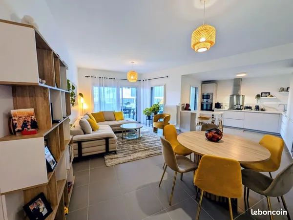 T5 récent 99 m² avec 2 terrasses, piscine, garage et place de parking - Bergson Saint-Étienne