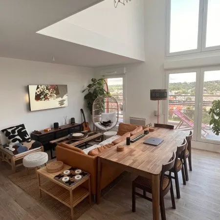 Co-Location grande duplex, 4 chambres (2 disponible), Rooftop, Jacuzzi