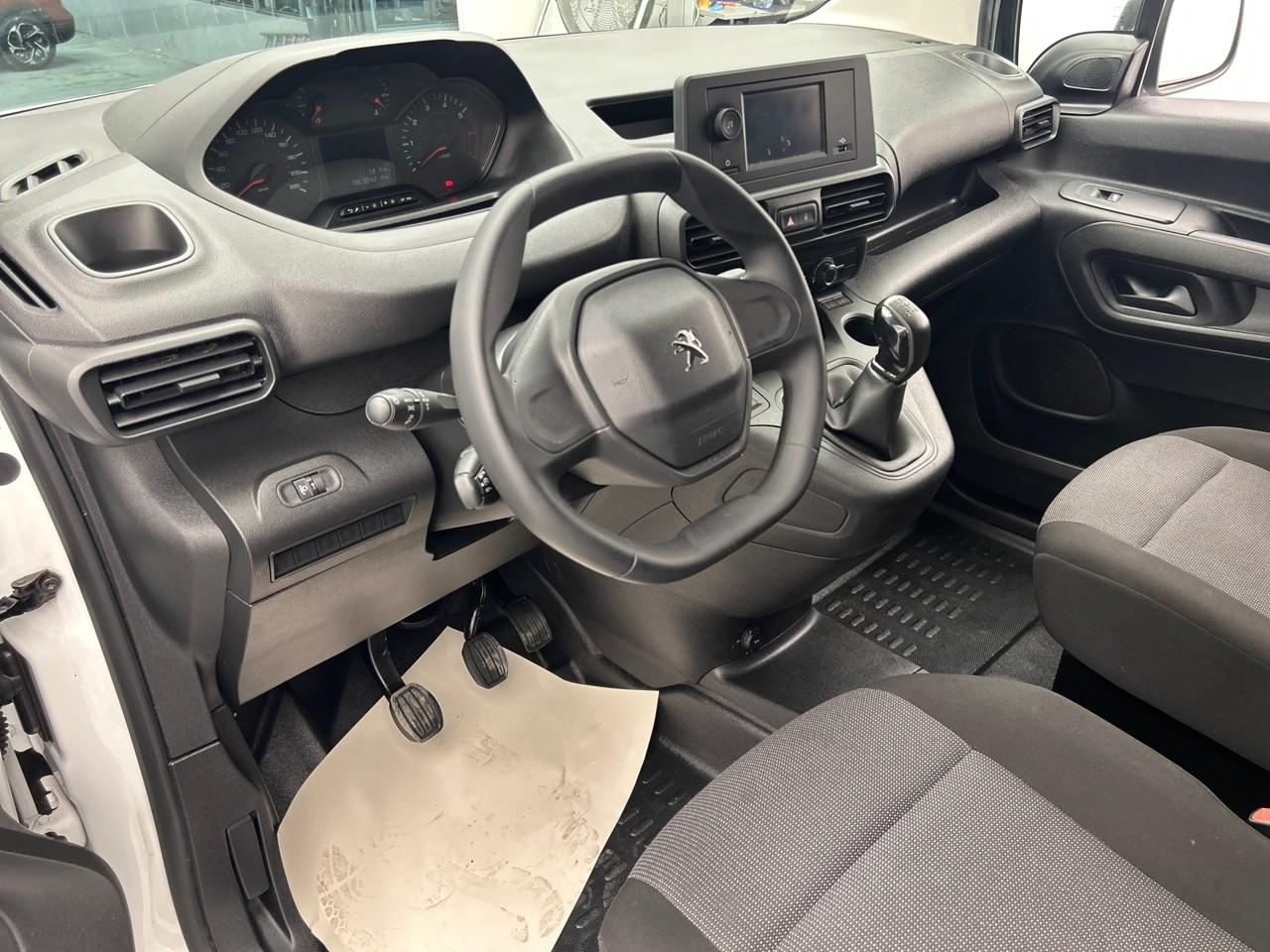 Peugeot Partner fourgon standard 650 kg bluehdi 75 bvm5 premium — photo 9