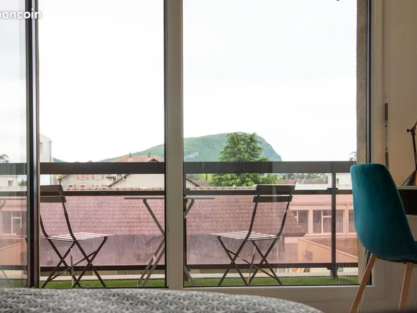Chambre avec balcon centre Annemasse