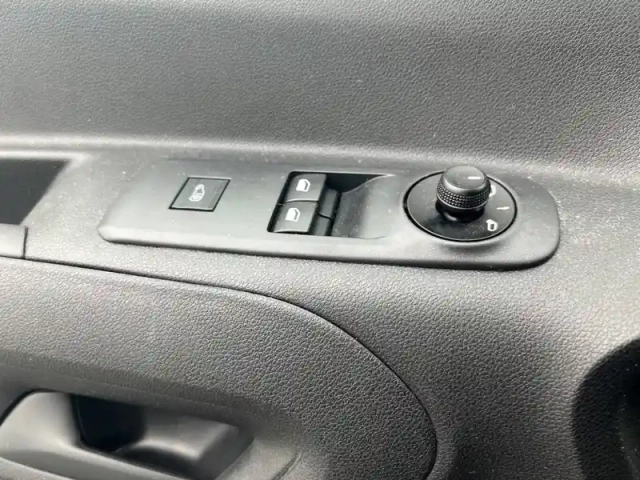 Peugeot Partner fourgon m 650 kg bluehdi 100 s&amp;s bvm6 — photo 43